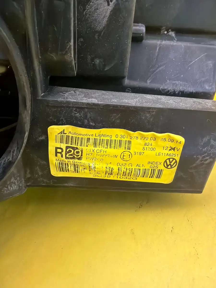 Far Dreapta VW Passat Cc Lift 11 Xenon