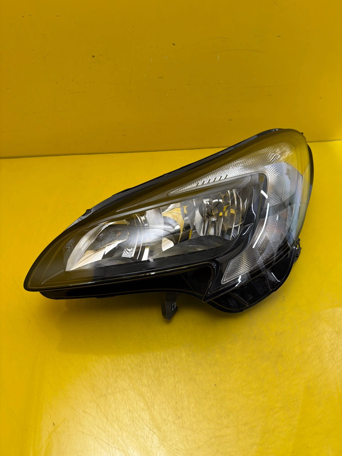 Far Stanga Opel Przod Corsa Lh