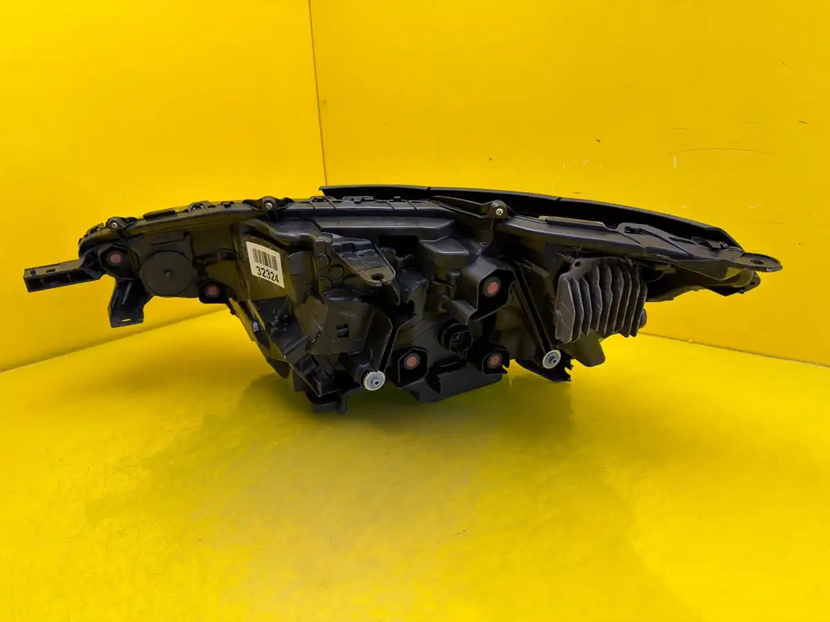 Far Dreapta Toyota BZ4X Full LED