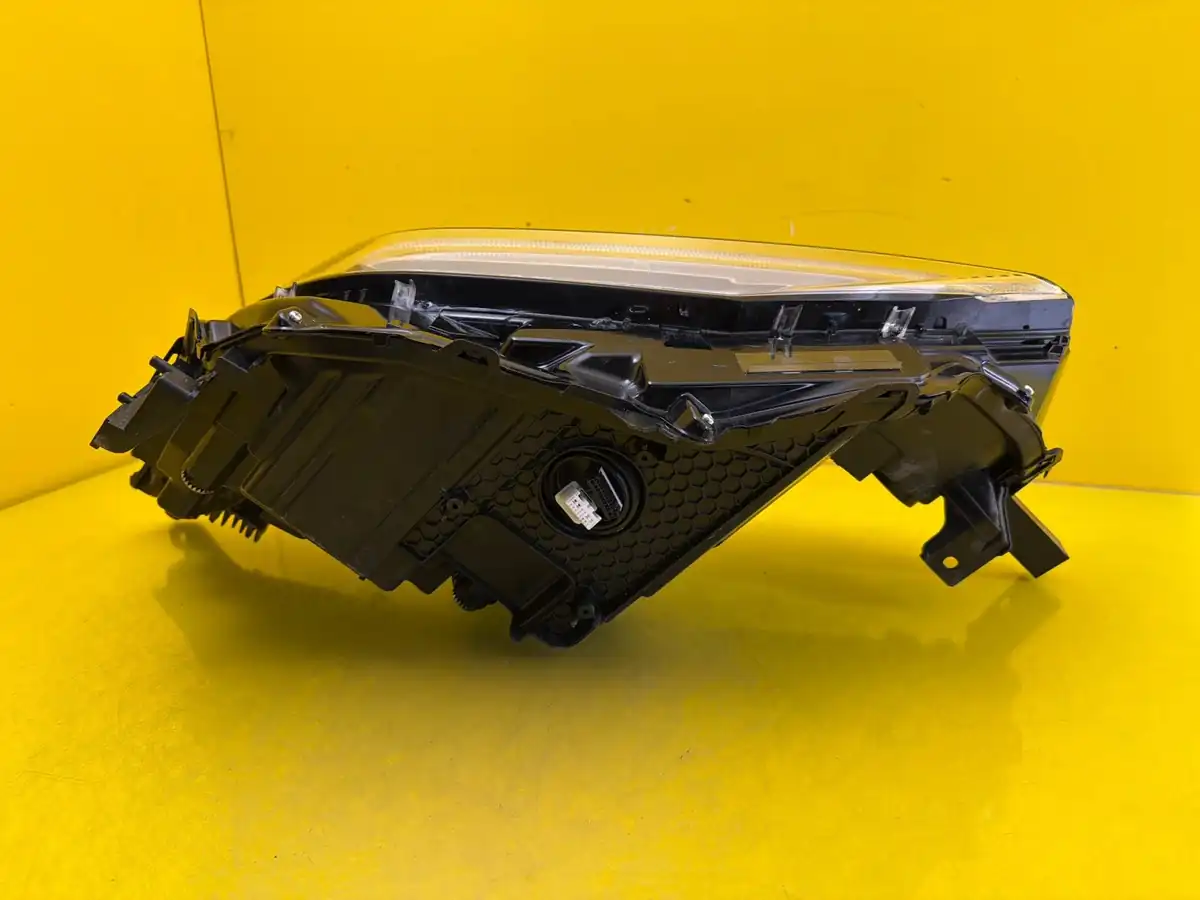 Far Dreapta Toyota BZ4X Full LED