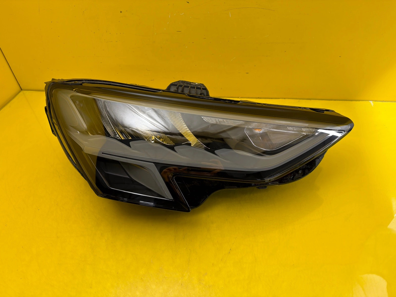 Far dreapta Full LED OEM 32325