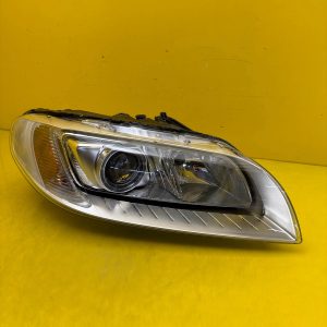 Far dreapta Xenon  Facelift 2013-2016 OEM 32331