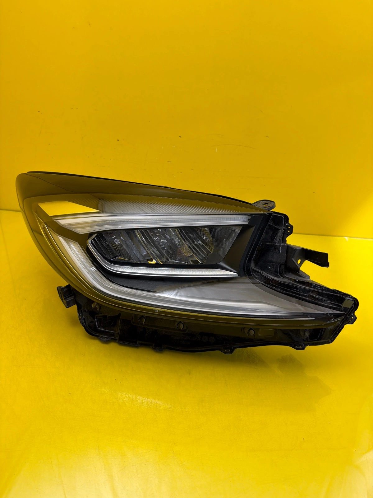 Far dreapta Full LED OEM 32342