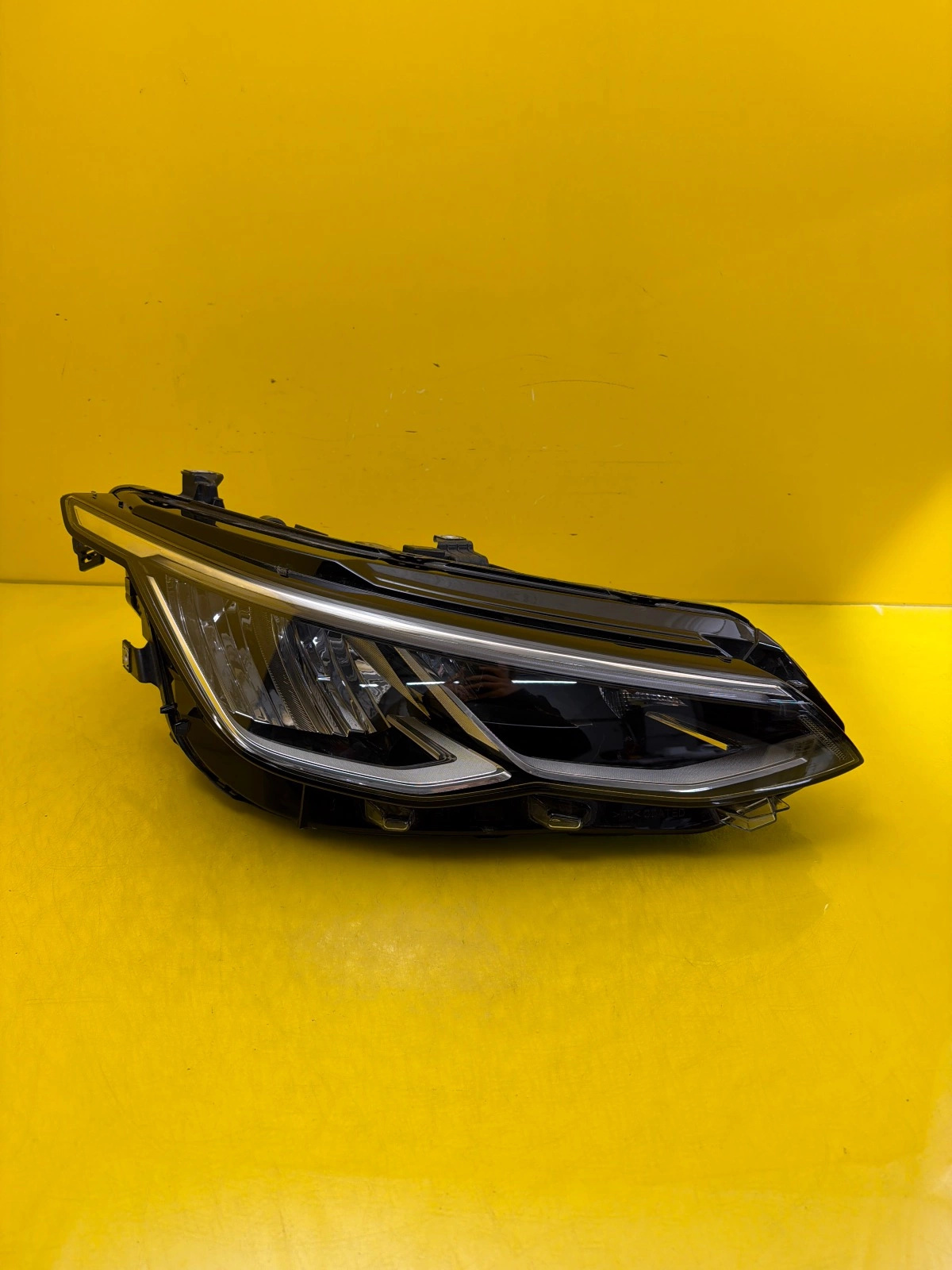 Far dreapta Full LED OEM 32353