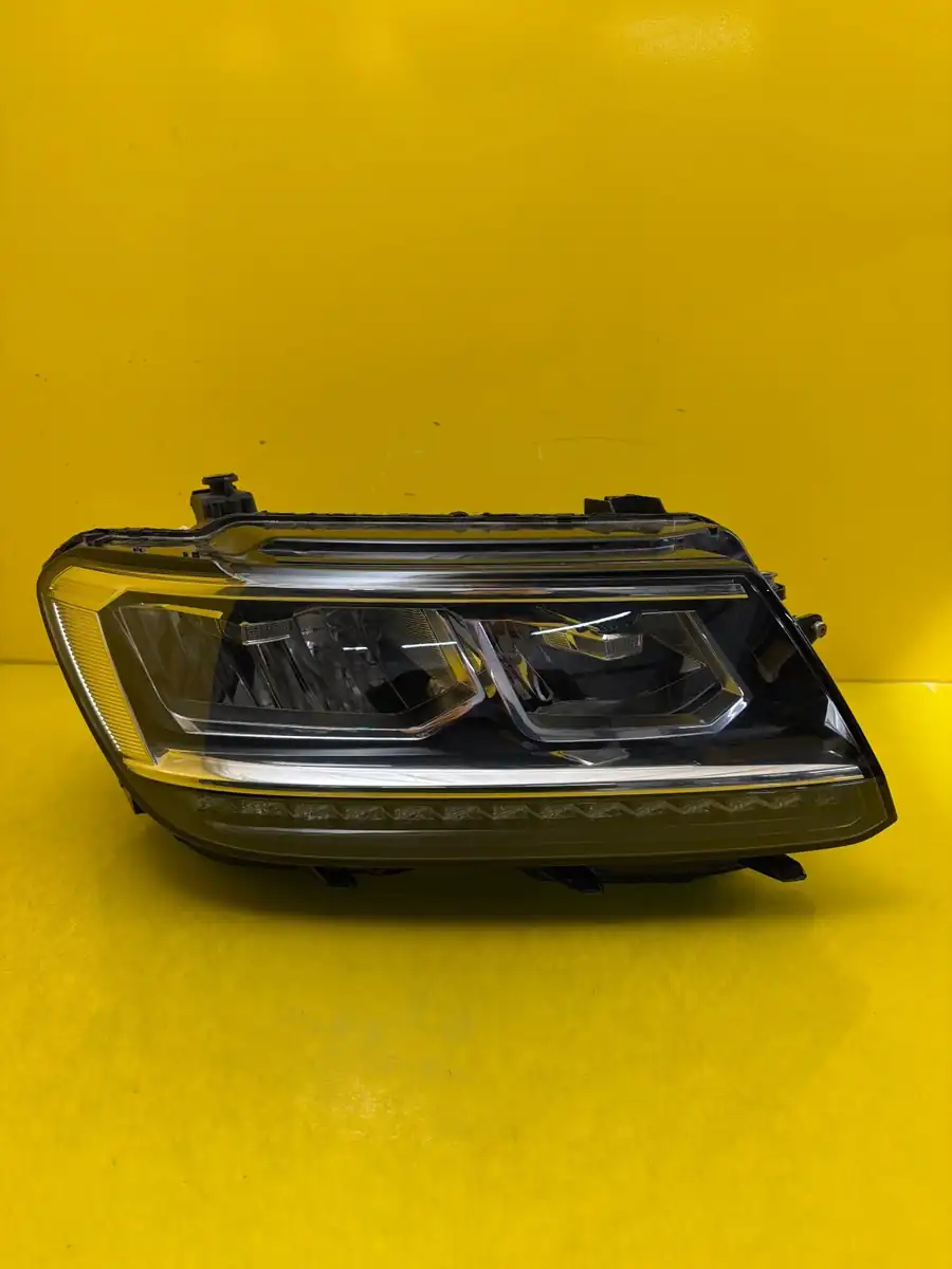 Far Dreapta VW Tiguan 2 II 5NB Full LED