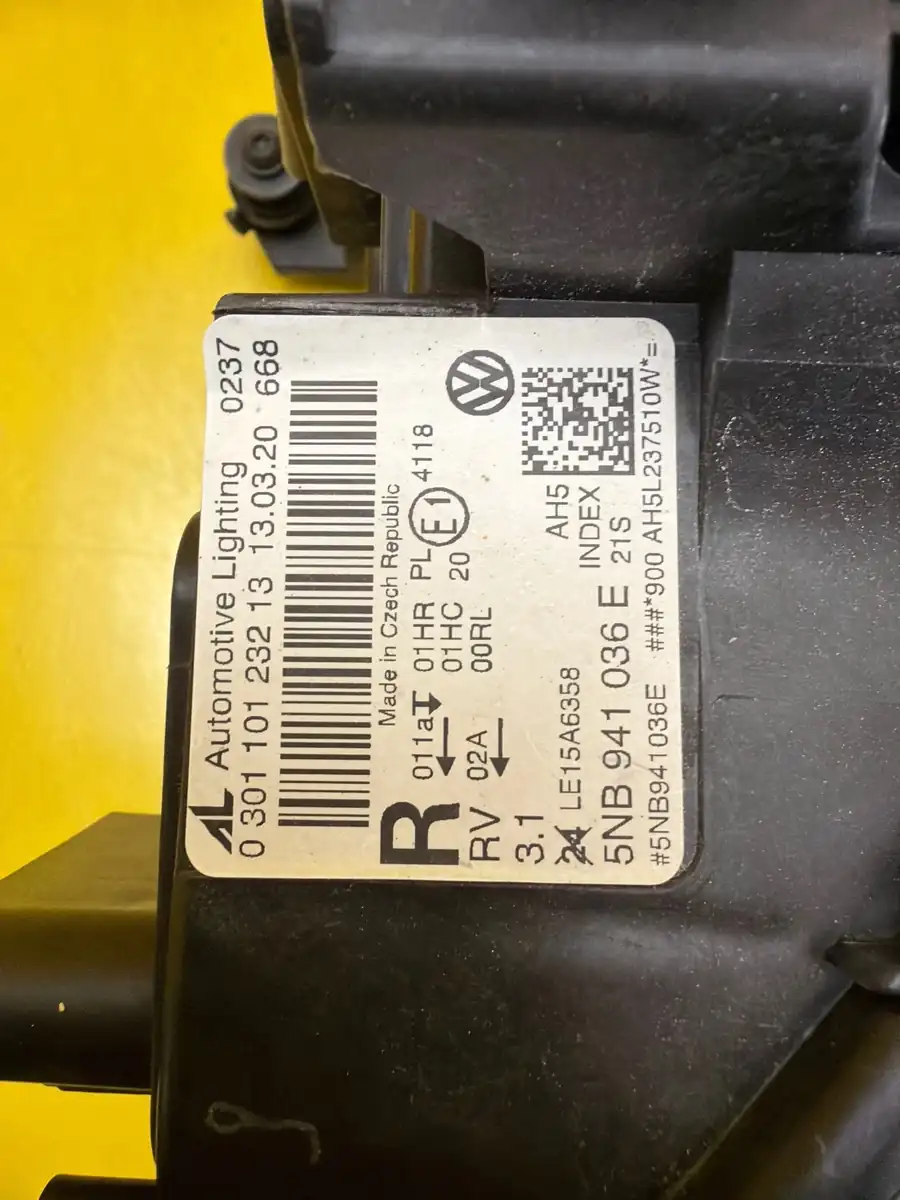 Far Dreapta VW Tiguan 2 II 5NB Full LED