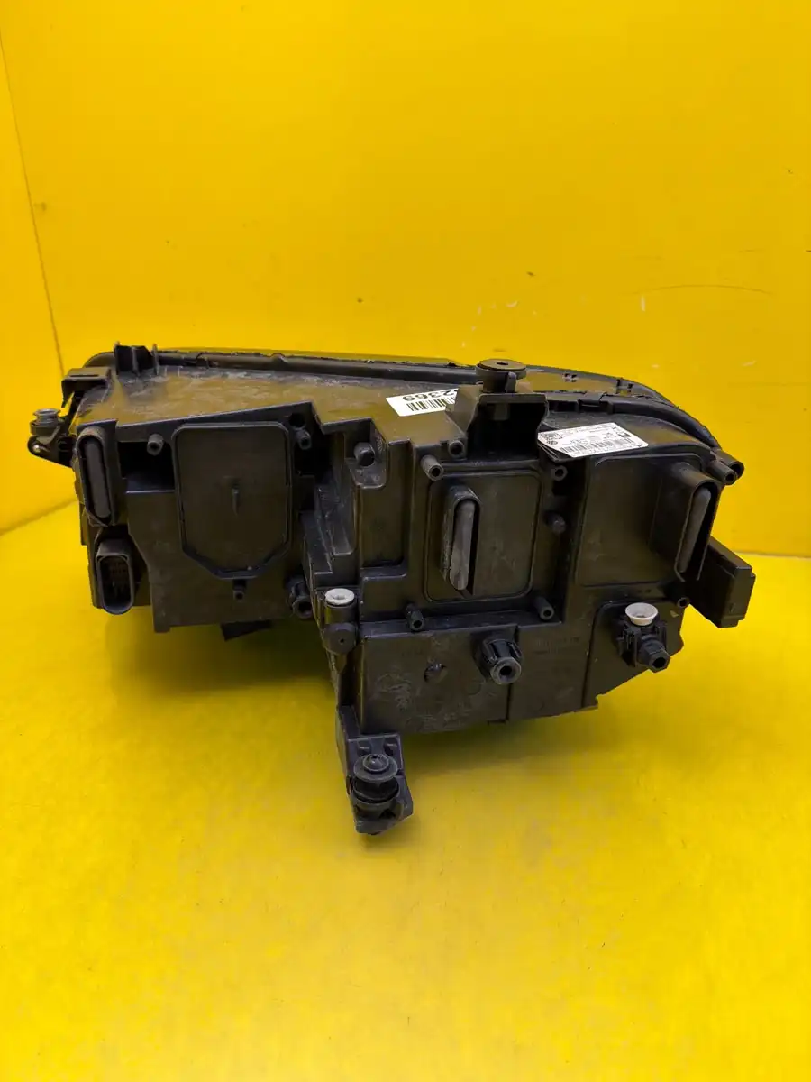 Far Dreapta VW Tiguan 2 II 5NB Full LED