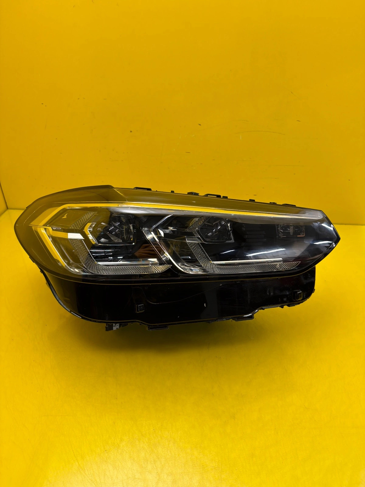 Far dreapta BMW X3 G01 Facelift OEM 9850500-04