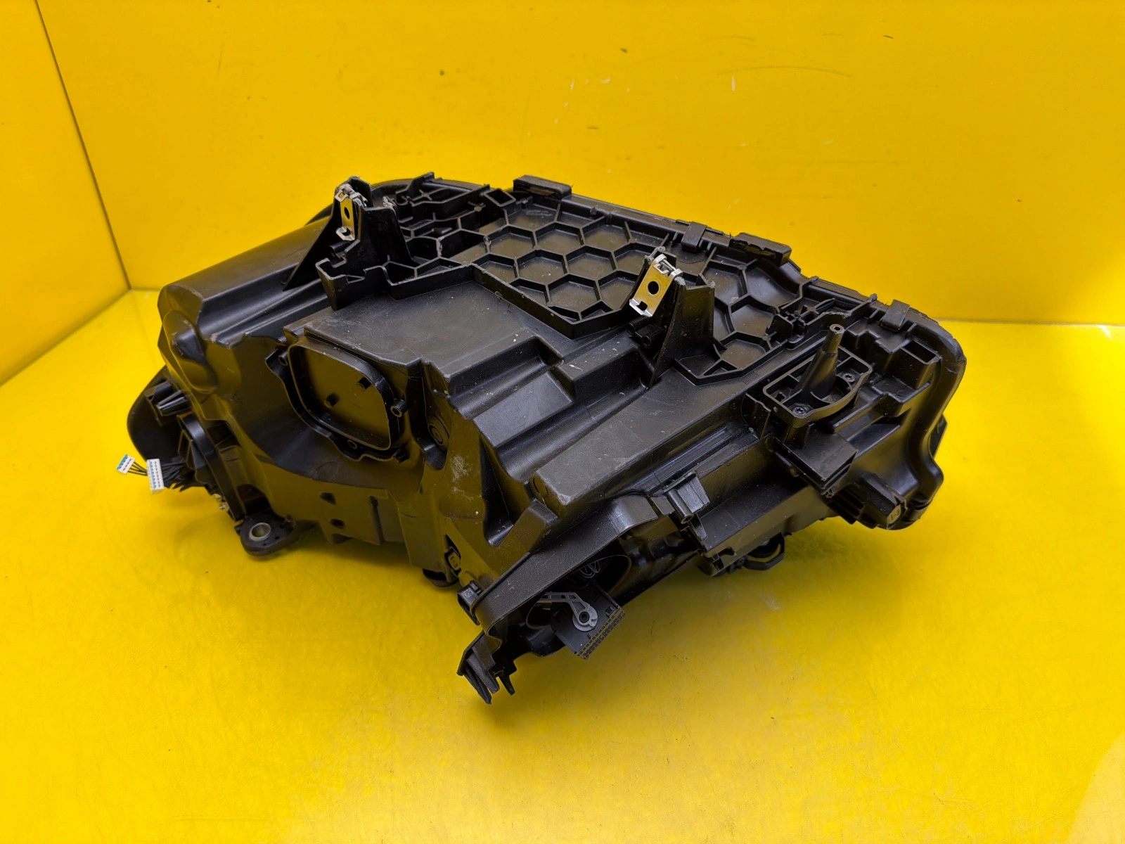 Far dreapta BMW X3 G01 Facelift OEM 9850500-04 - Image 5