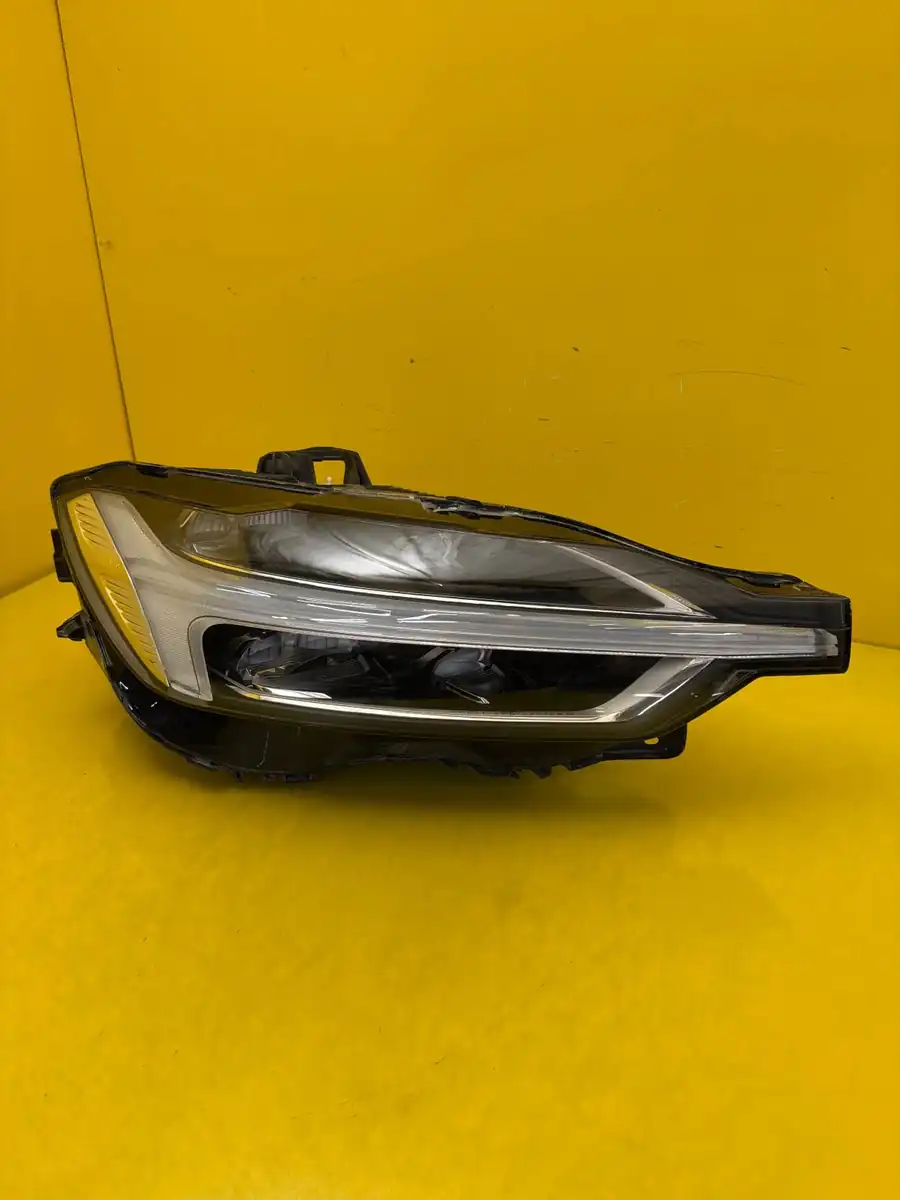 Far Dreapta Volvo Xc60 Ii 17 Full LED