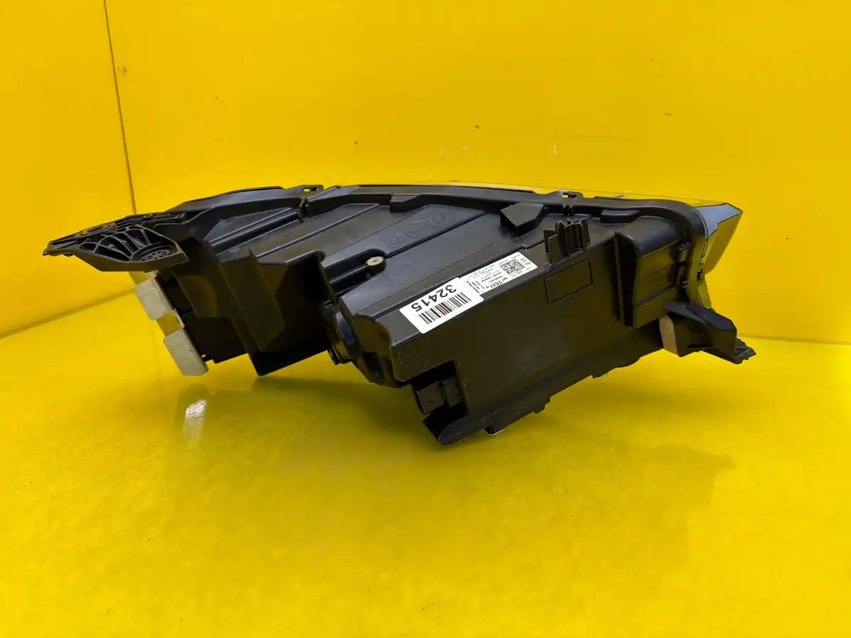 Far Opel Corsa F Lift LED