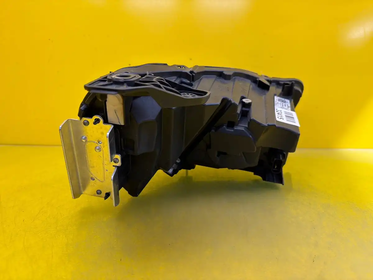 Far Opel Corsa F Lift LED