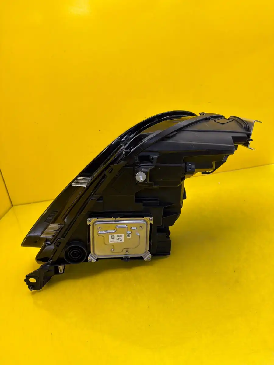 Far Opel Corsa F Lift LED