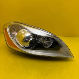 Far Dreapta Volvo S60 V60 Xc60 Bixenon