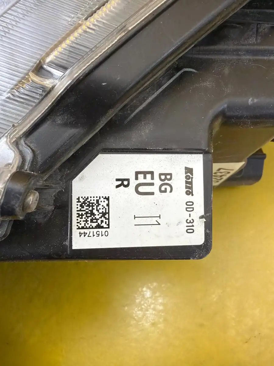 Far Dreapta Toyota Yaris Cross Soczewka LED