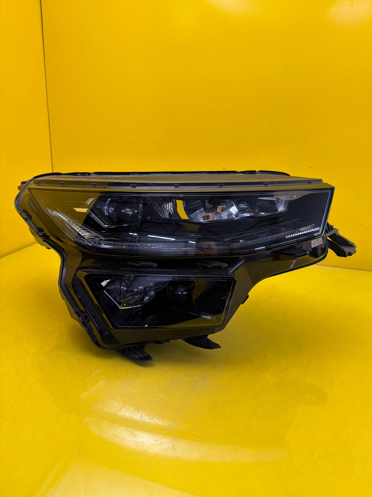 Far dreapta Full LED Facelift OEM 32455
