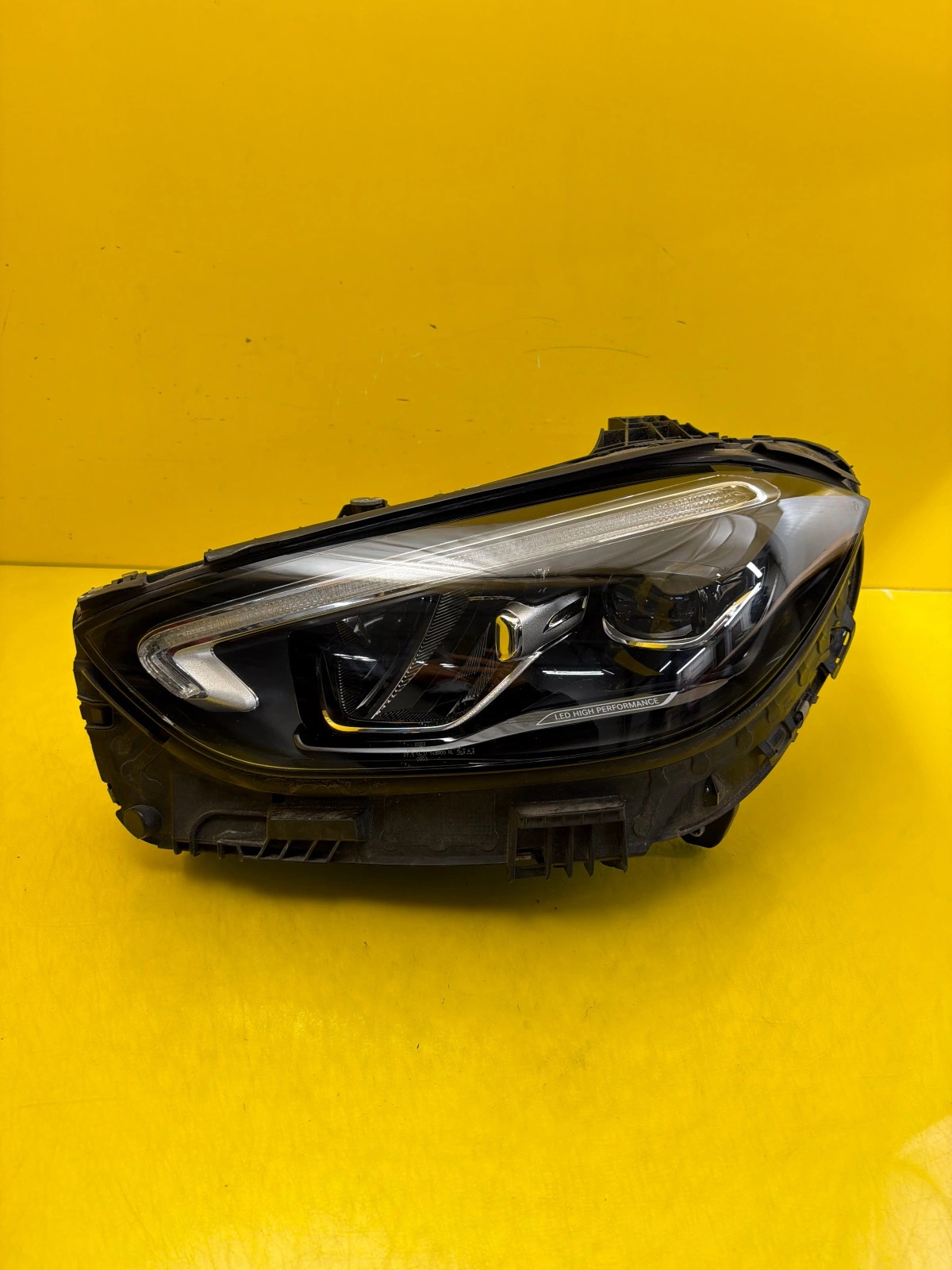 Far Mercedes C-Class W206 Full LED
