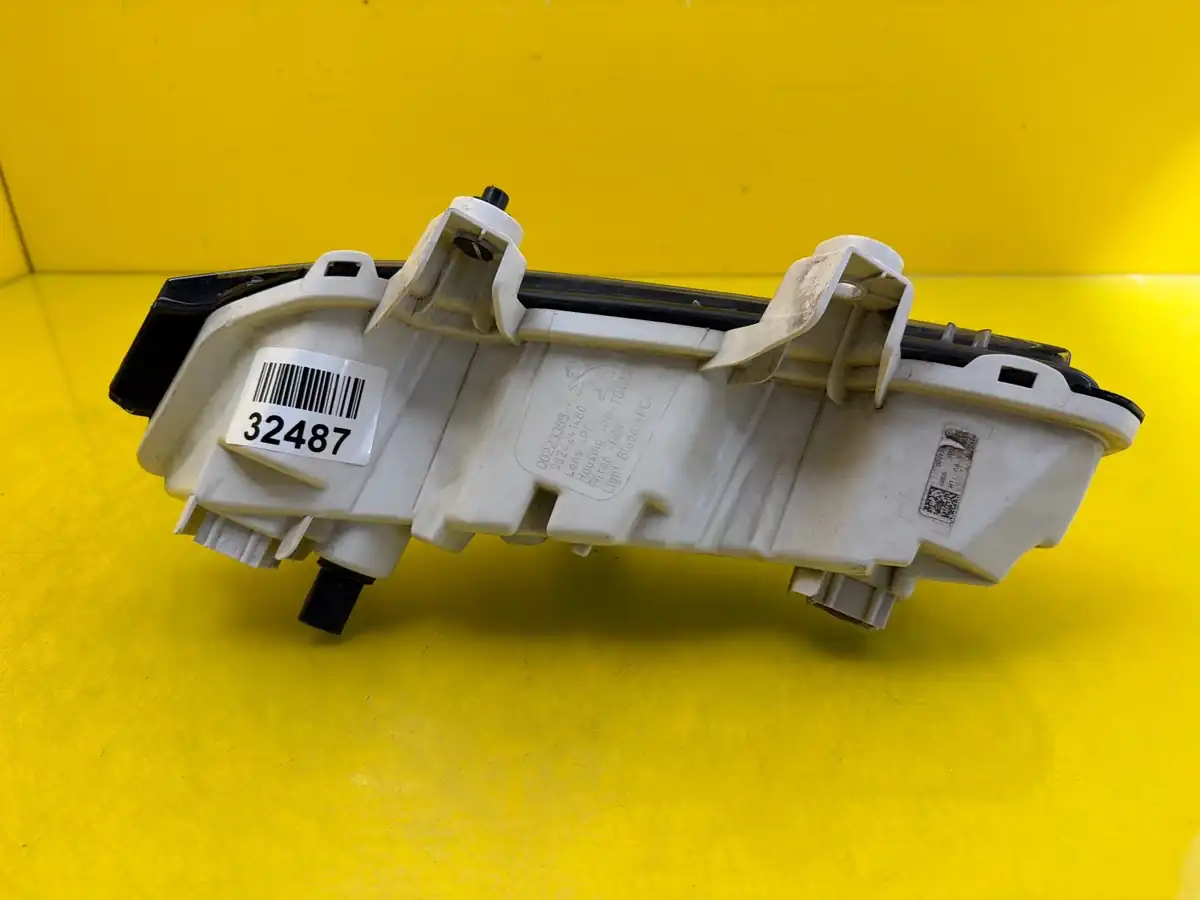 Far Peugeot 208 II 19- DRL LED