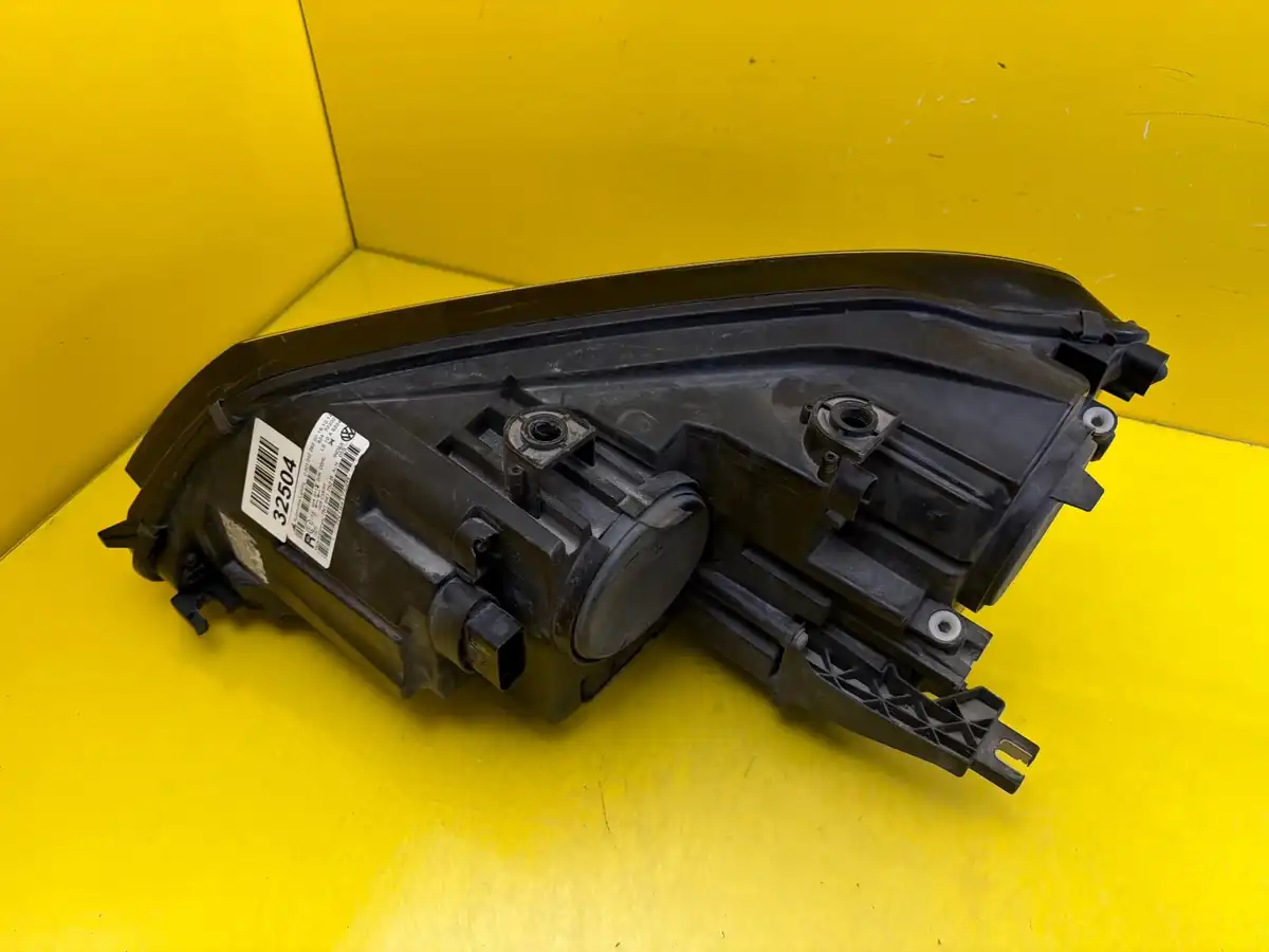 Far Dreapta VW Sharan II 7n1 Bixenon
