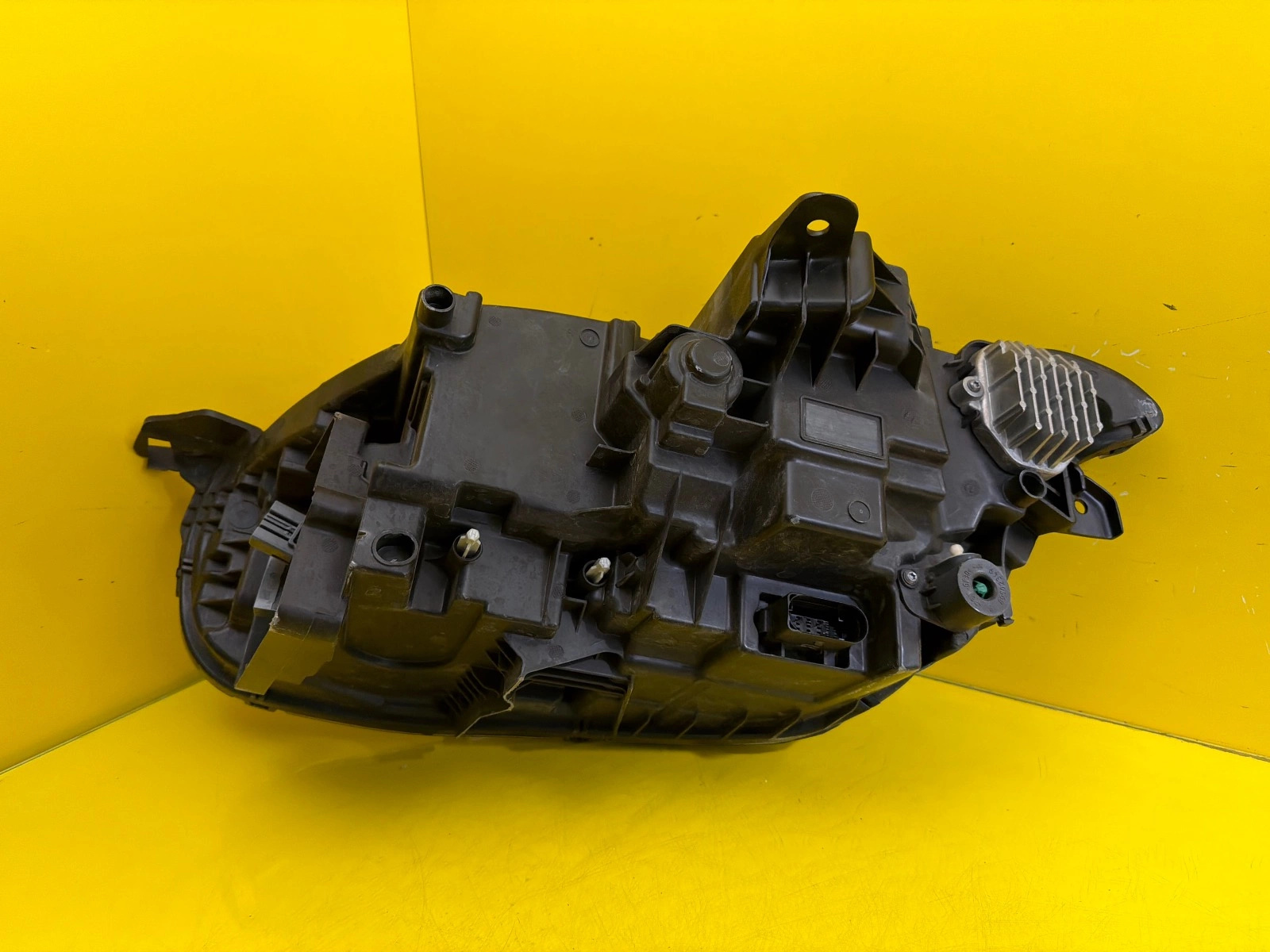 Far Dreapta Volvo XC90 II Mid LED - Image 4