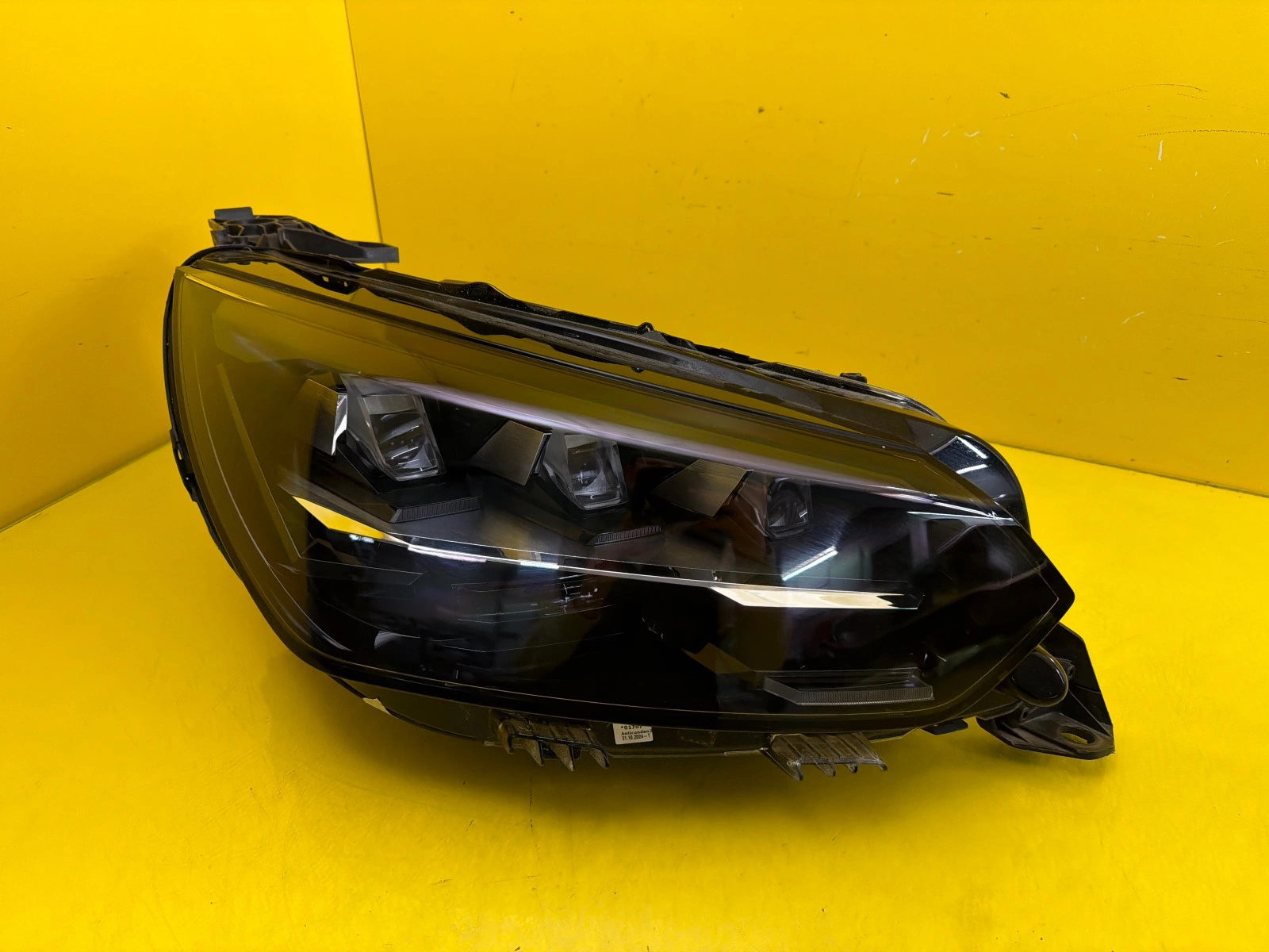Far dreapta Full LED Facelift OEM 32512
