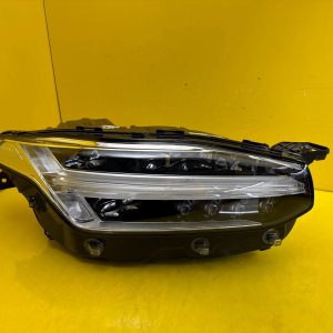 Far dreapta Full LED OEM 32524