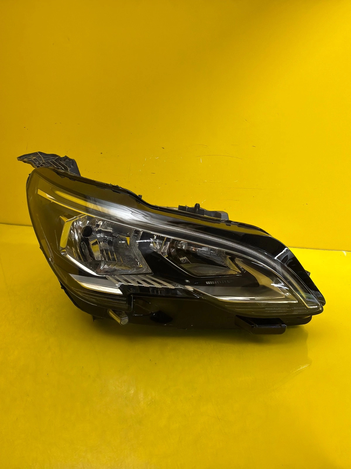 Far Dreapta LED Peugeot 3008