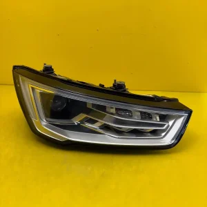 Far Dreapta Audi A1 8X Lift Bixenon