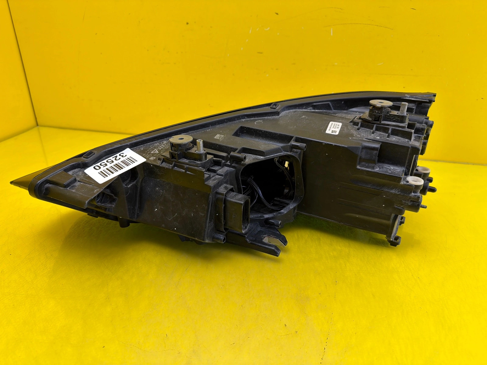 Far dreapta Bi-Xenon Facelift OEM 32550 - Image 3