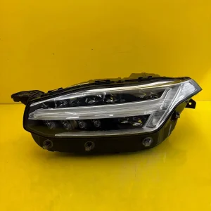 Far Volvo XC90 II Full LED