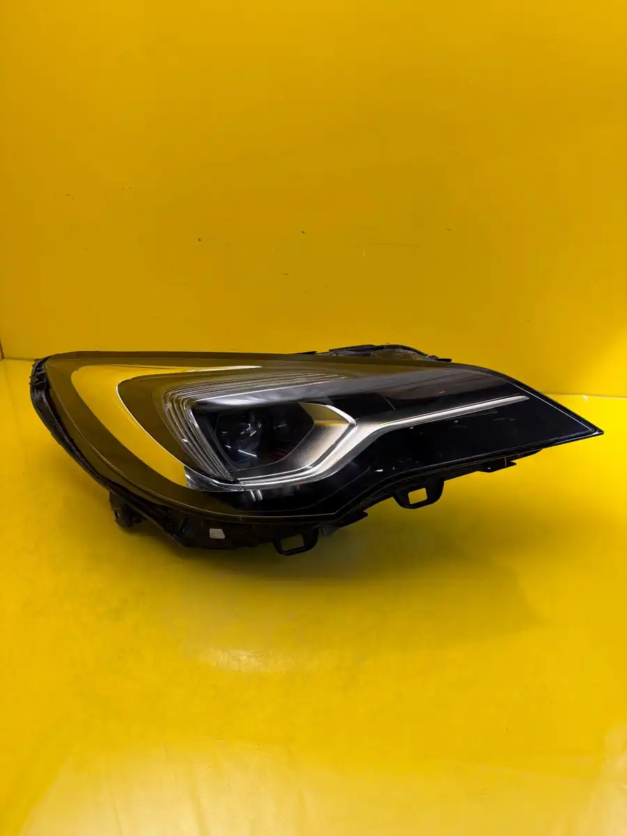 Far Dreapta Opel Astra K V 5 Full LED
