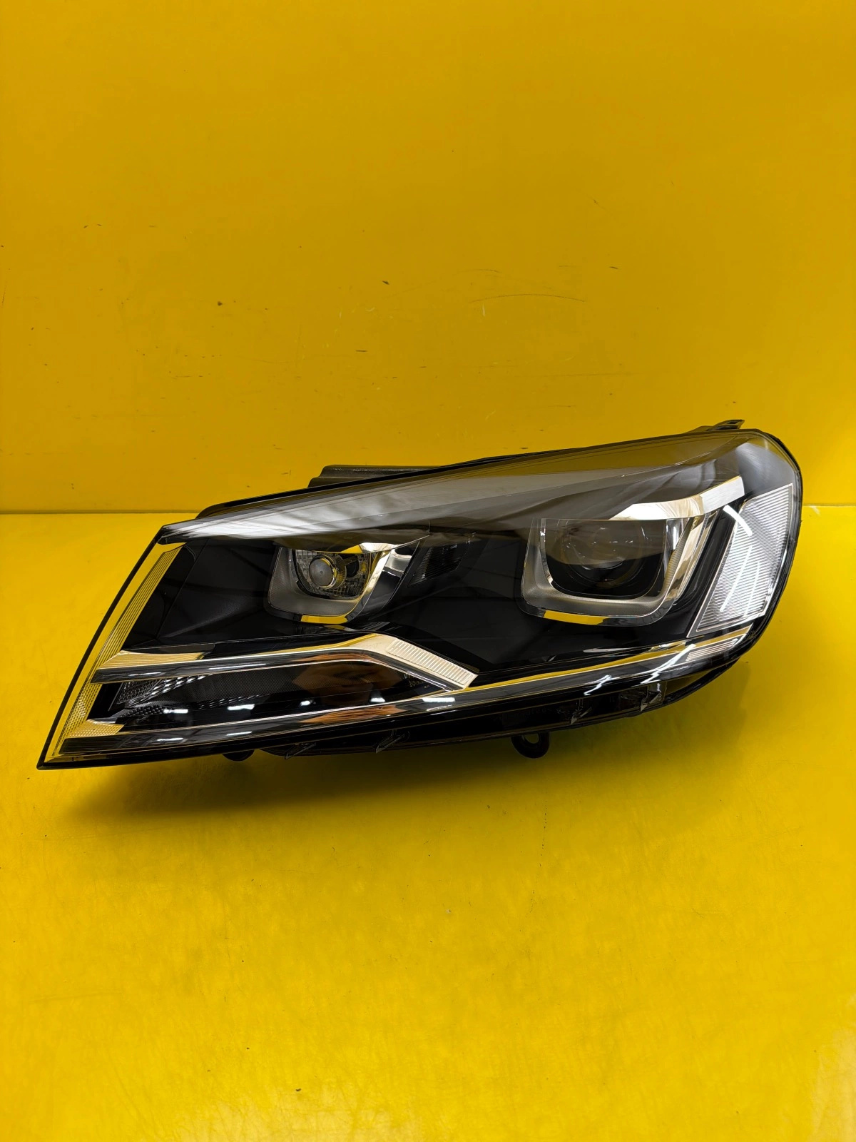 Far VW Touareg 2 II Lift Bixenon