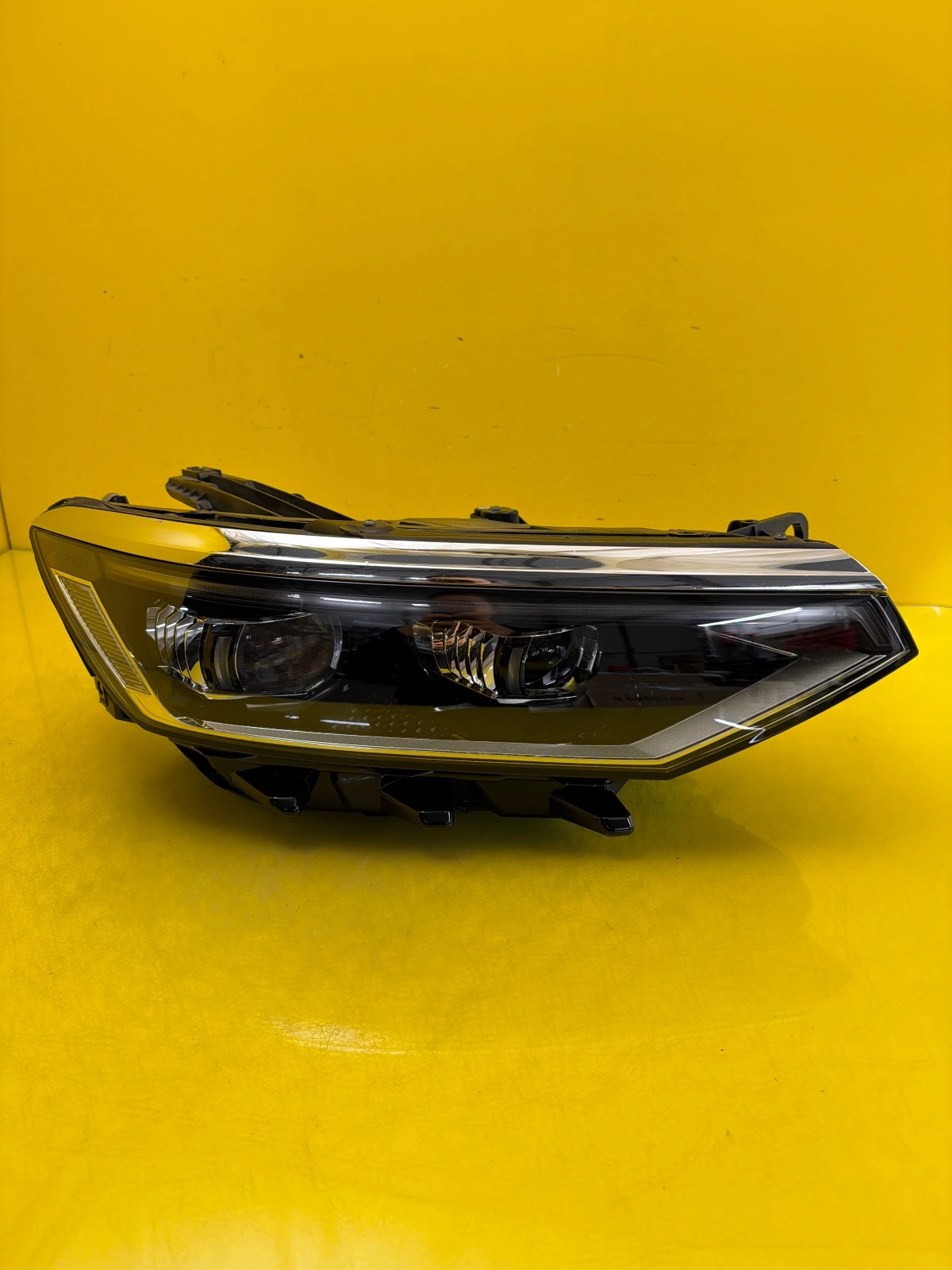 Far dreapta Full LED Facelift OEM 32588
