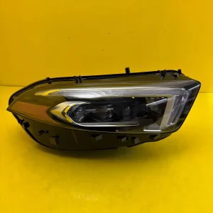 Far Dreapta Mercedes Klasa W177 Multibeam