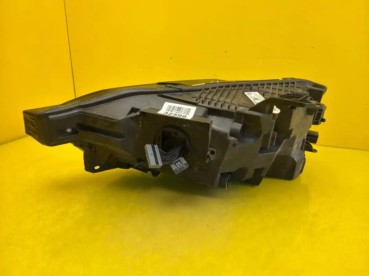 Far Dreapta Volvo XC60 II Lift Full LED