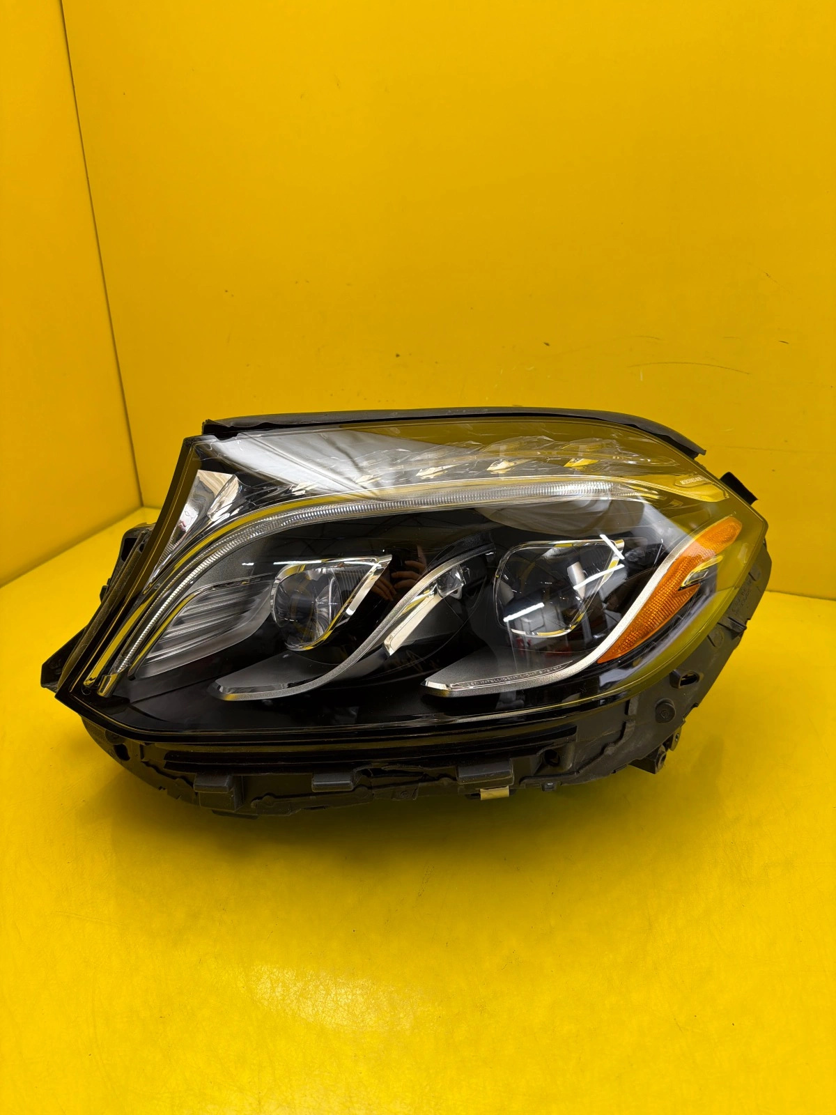 Far stânga LED OEM 32606