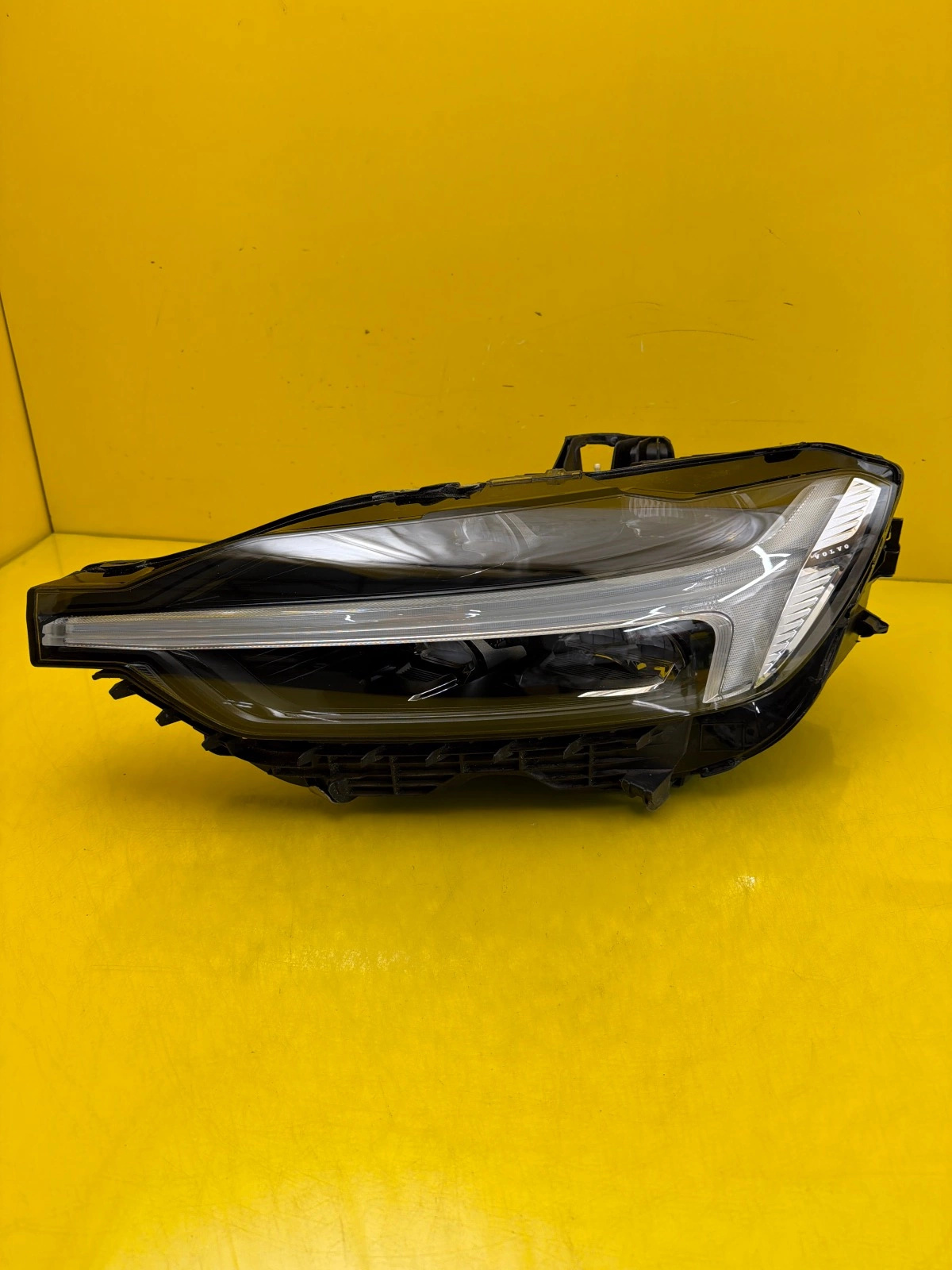 Far Volvo XC60 II Lift 20- Full LED