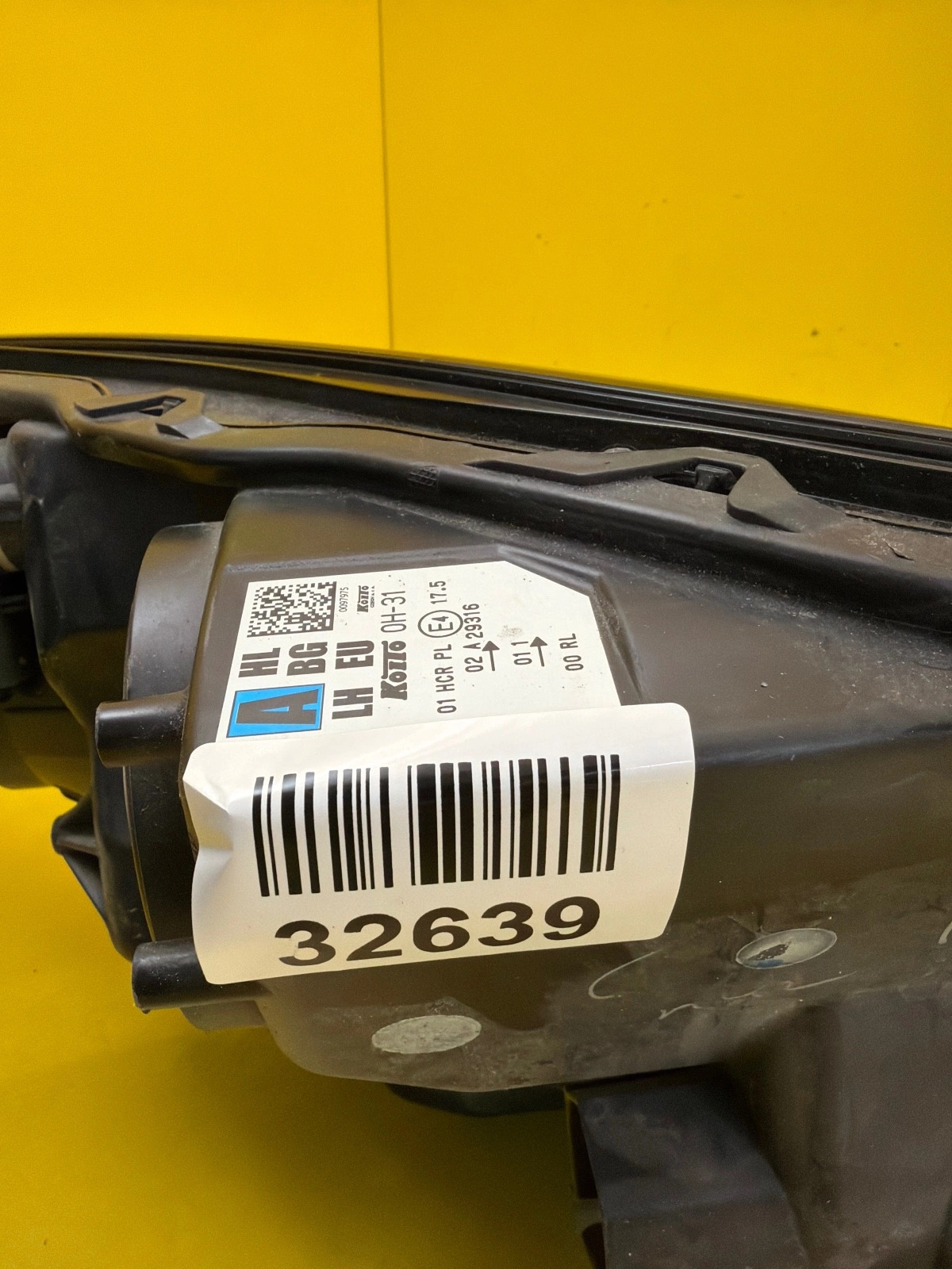 Far Toyota Aygo X LED - Image 2