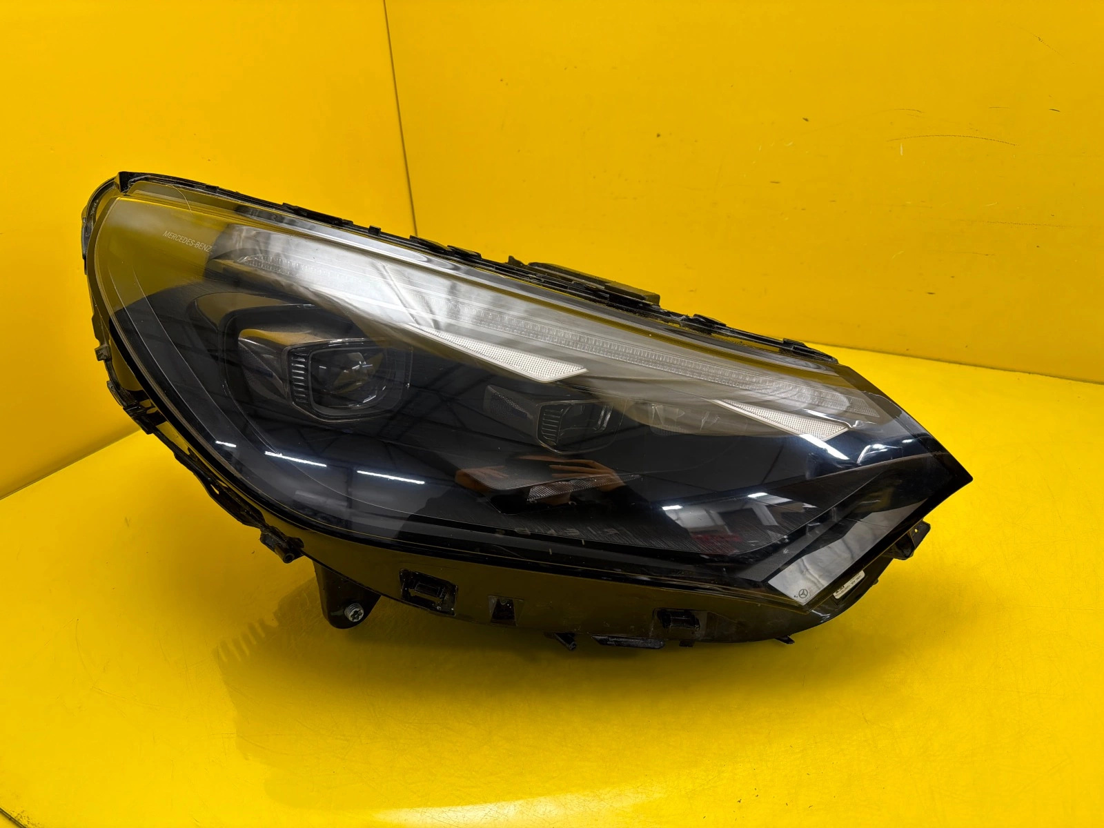 Far dreapta LED 2022-2024 OEM 32670