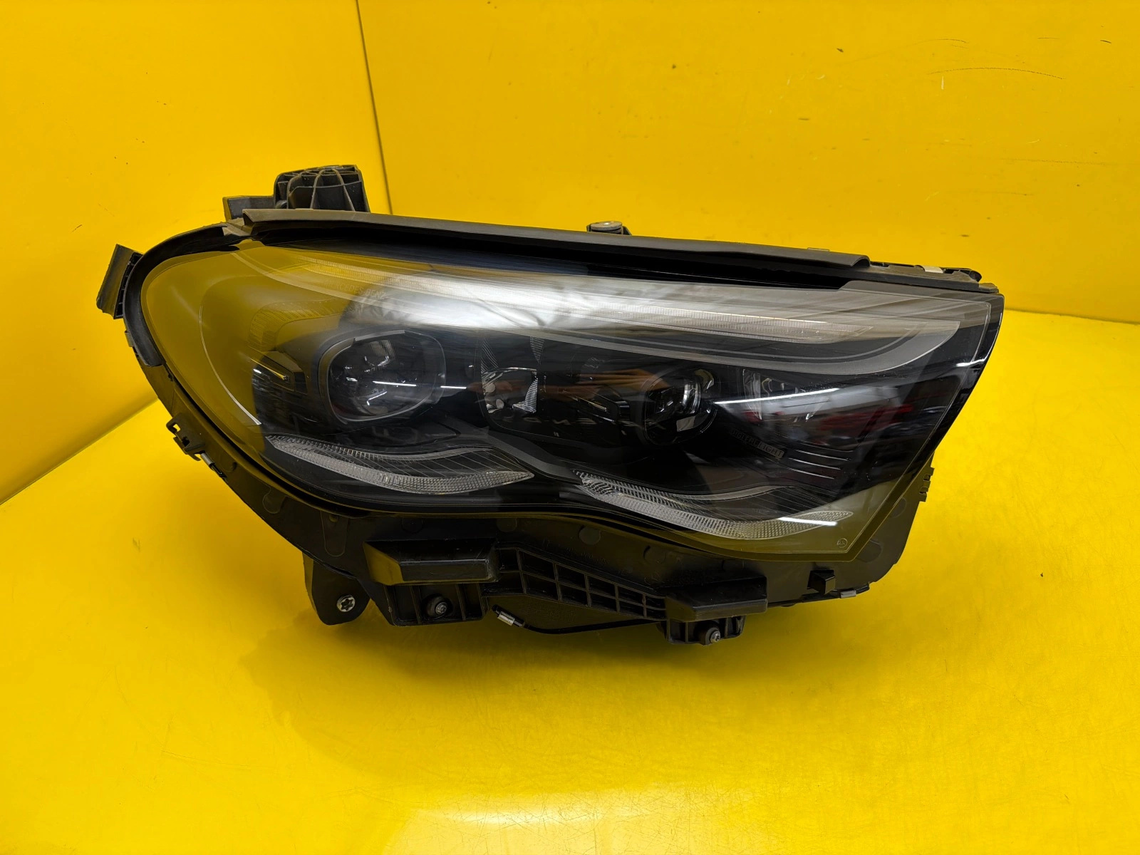 Far dreapta OEM 32681