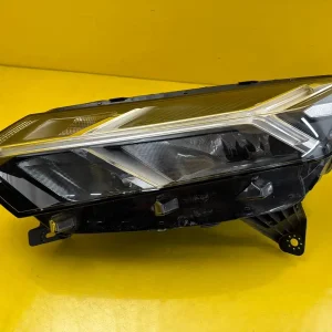 Far Stanga Dacia Przod Sandero Iii LED