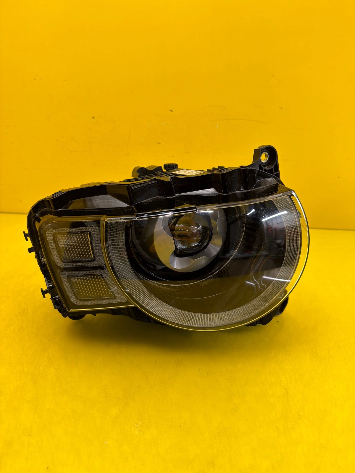 Far Dreapta Land Rover Defender 2 L663 20 Full LED