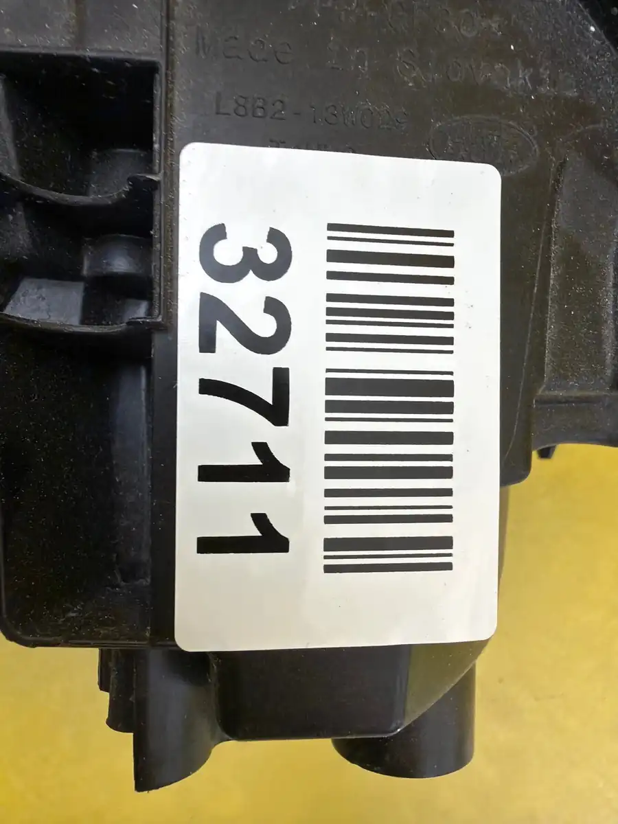 Far Dreapta Land Rover Defender Ii L663 L8B2