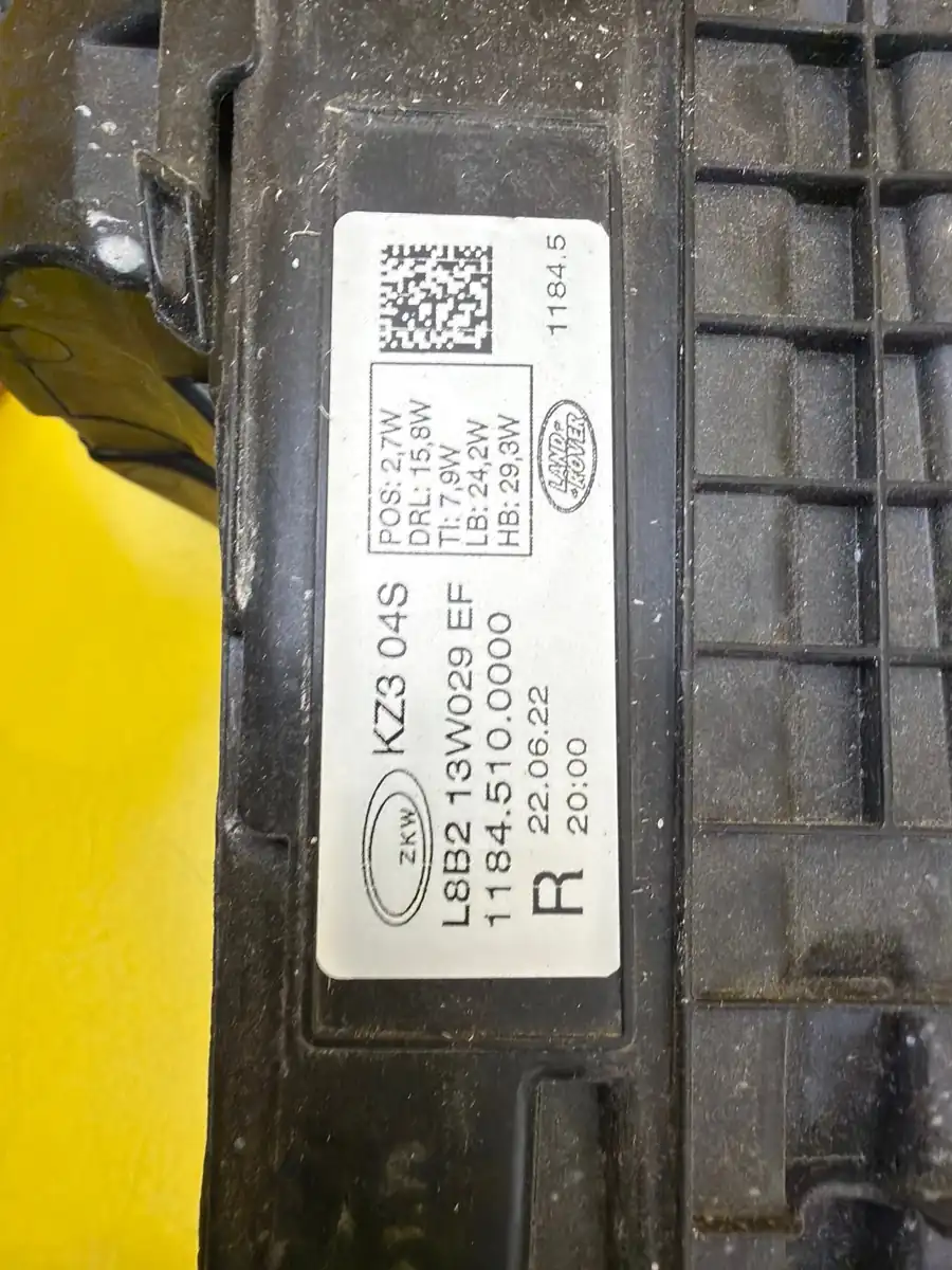 Far Dreapta Land Rover Defender Ii L663 L8B2