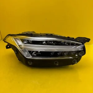 Far Dreapta Volvo XC90 II Full LED