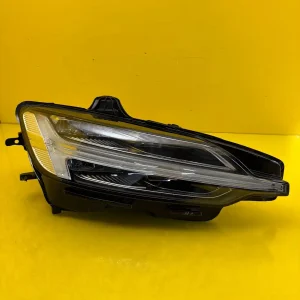 Far Dreapta Volvo S60 V60 Mid LED