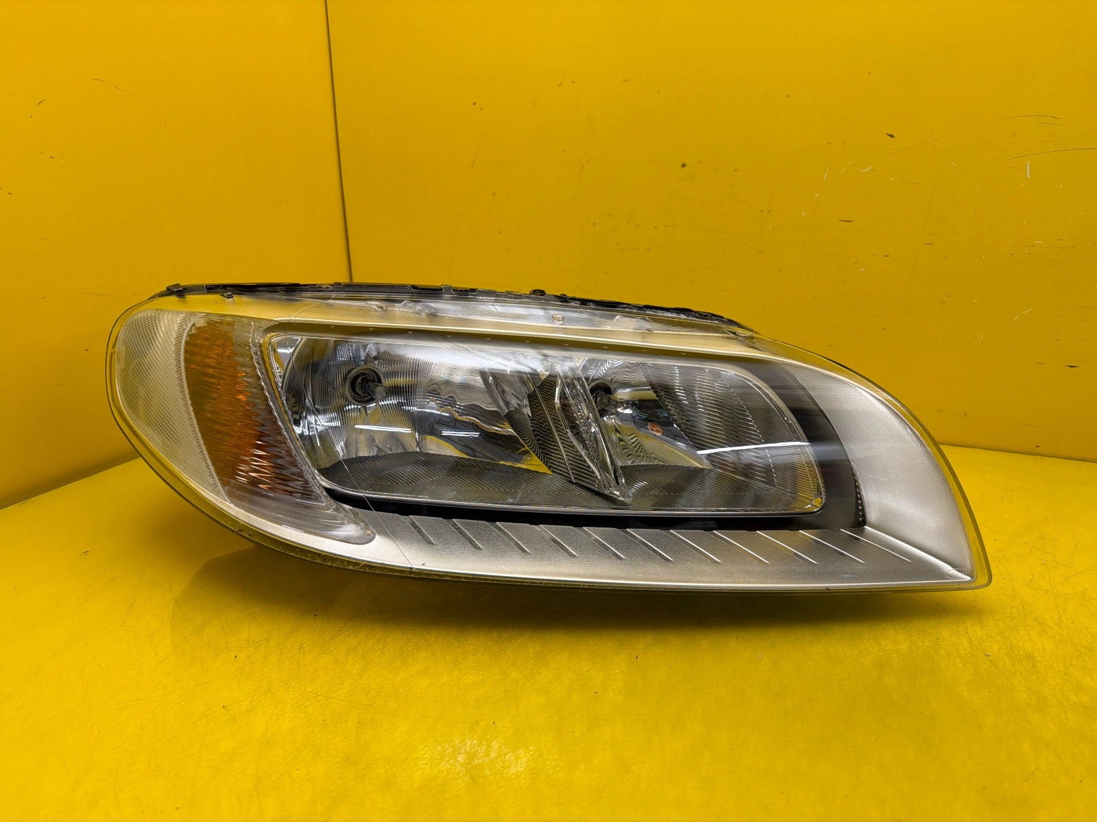 Far Dreapta Volvo Przod S80 Ii V70