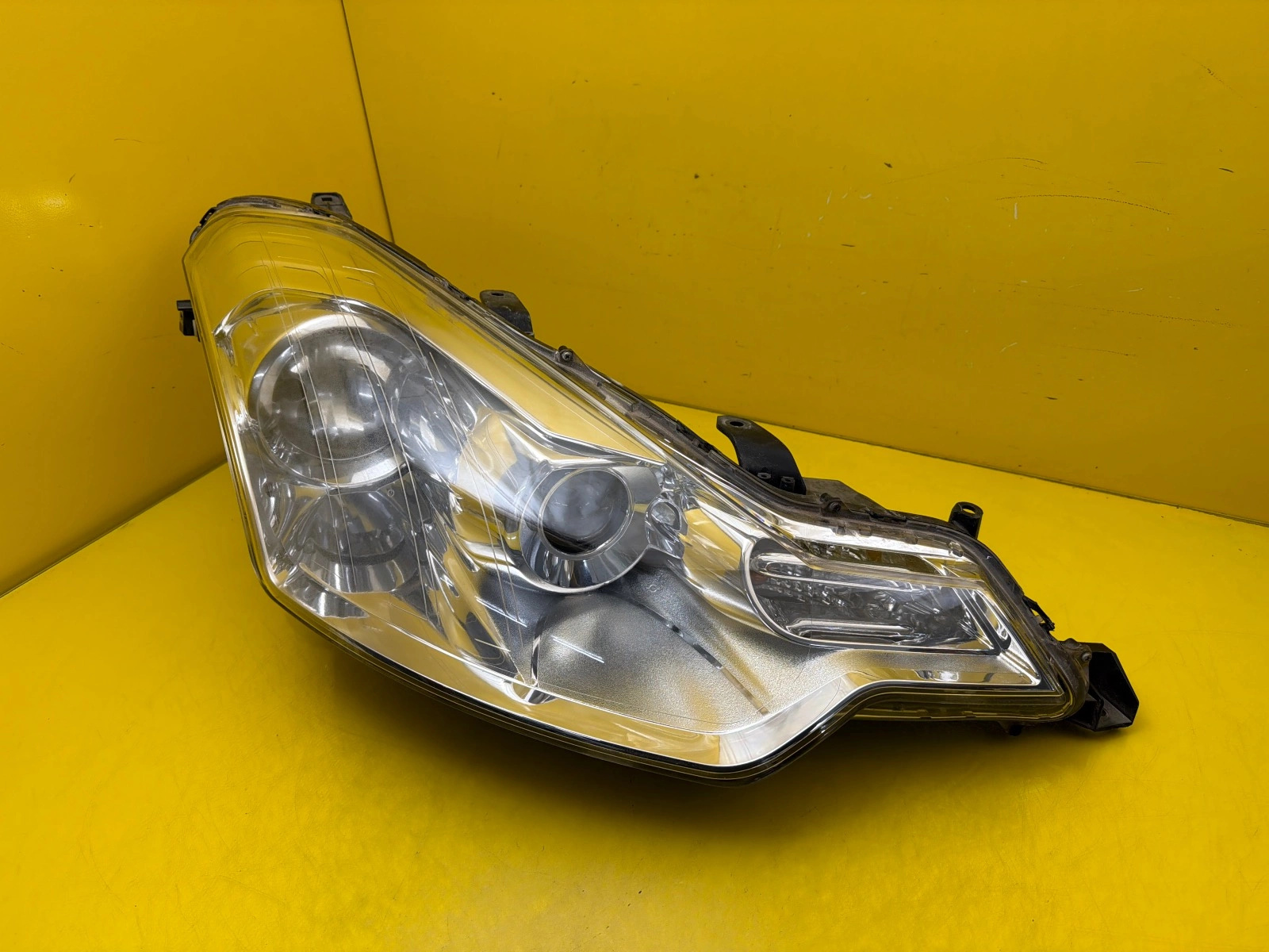 Far Dreapta Citroen C Crosser Xenon