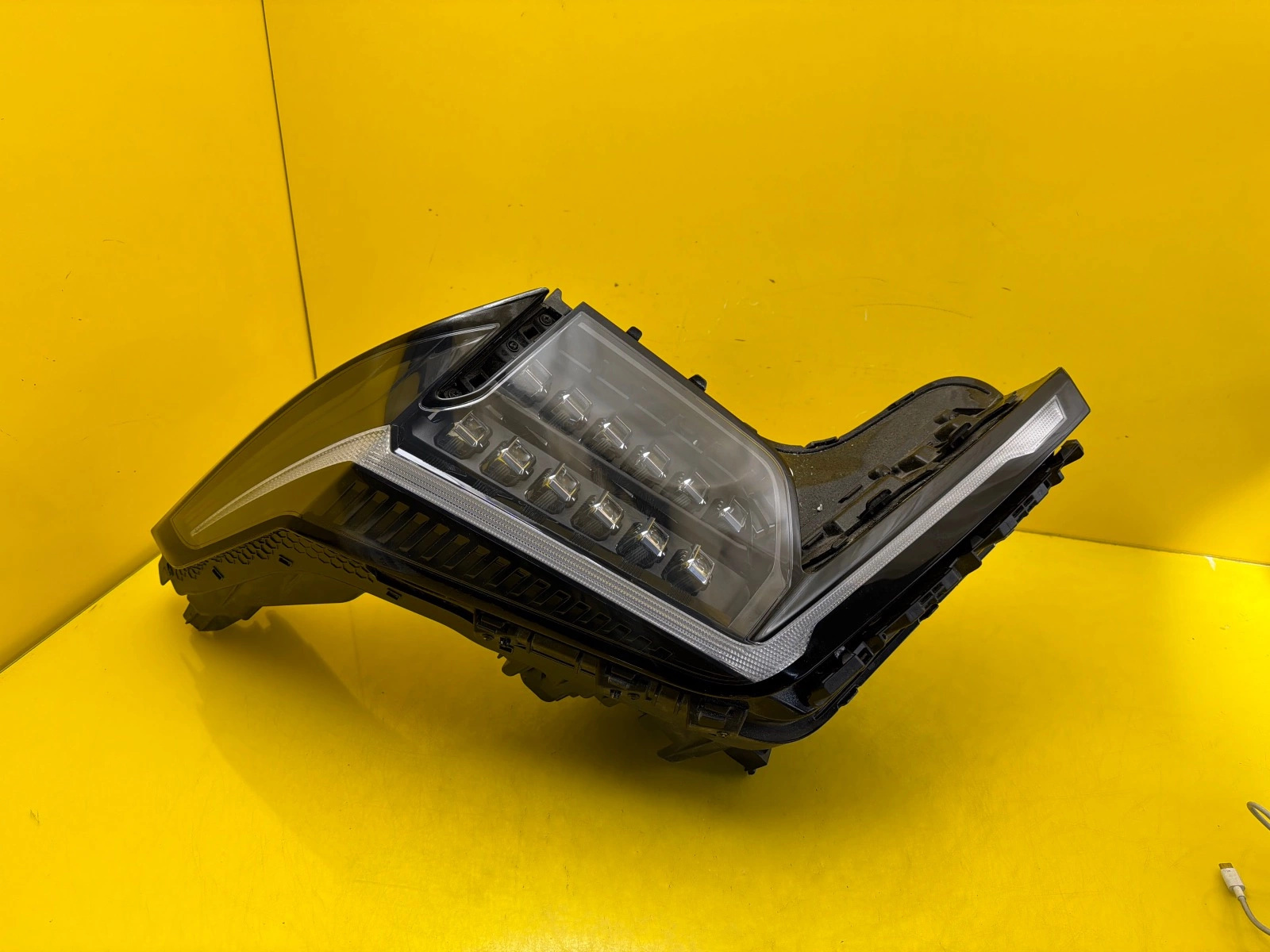 Far dreapta Full LED OEM 32799