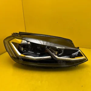 Far Dreapta VW Golf VII Lift Full LED